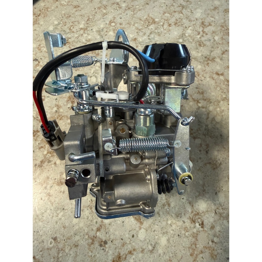 Carburetor for Nissan Pickup 720 2.4L Z24 Engine 16010-21G61 Datsun 1983-1986